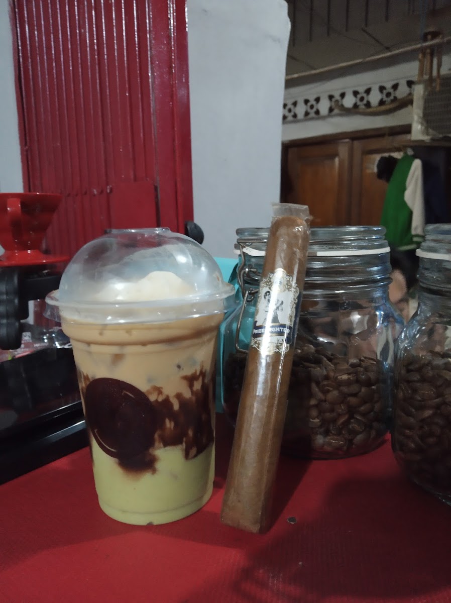 Delapan Tujuh Coffee & Gallery Photo 6