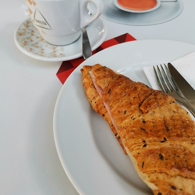 Croissant de Jamón Dulce Y Queso