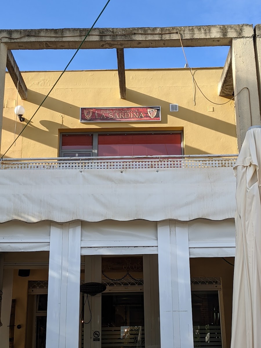 Cafe Bar Los Robles Photo 3