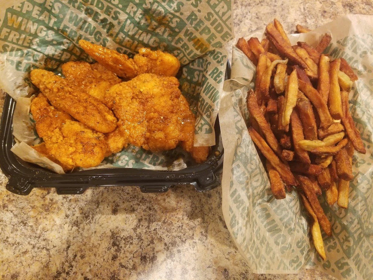 Wingstop Photo 4