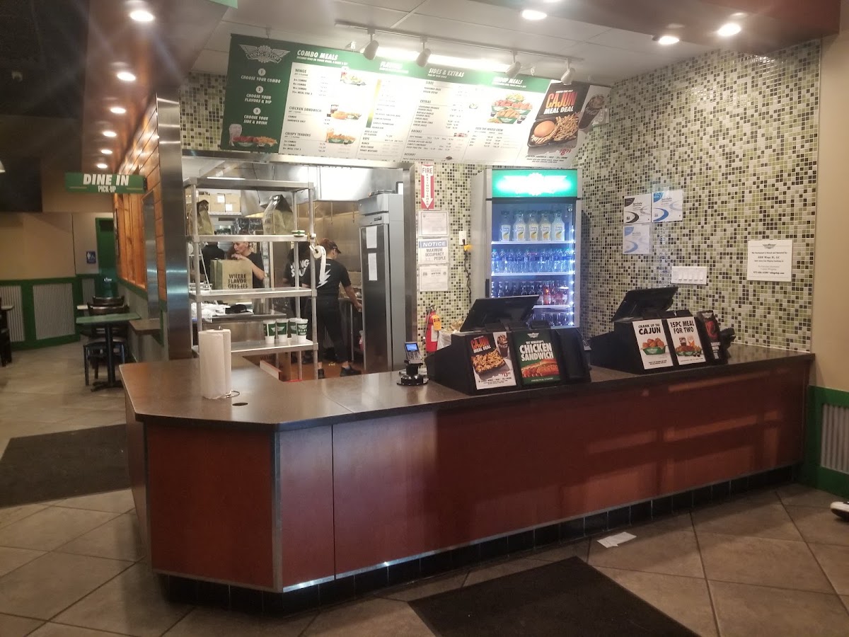 Wingstop Photo 9