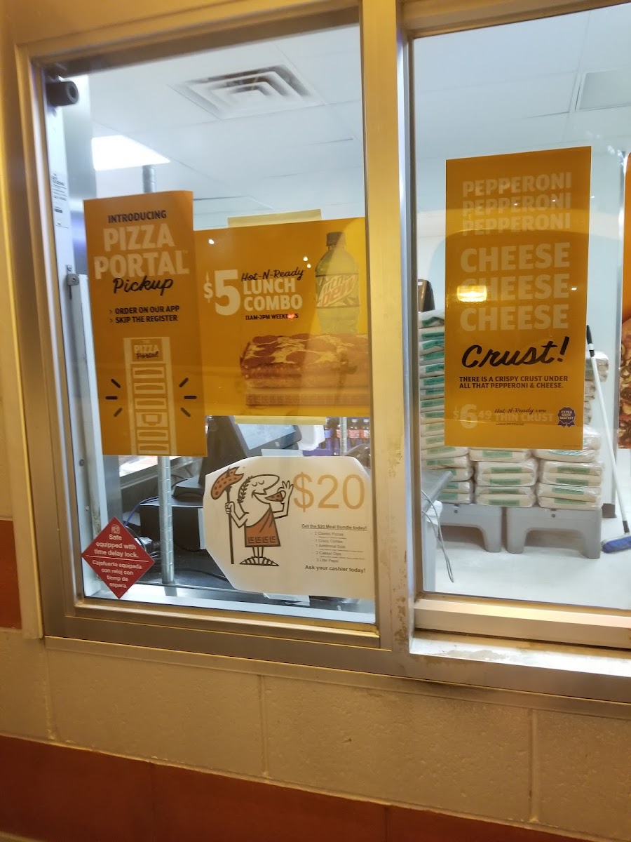 Little Caesars Pizza Photo 3