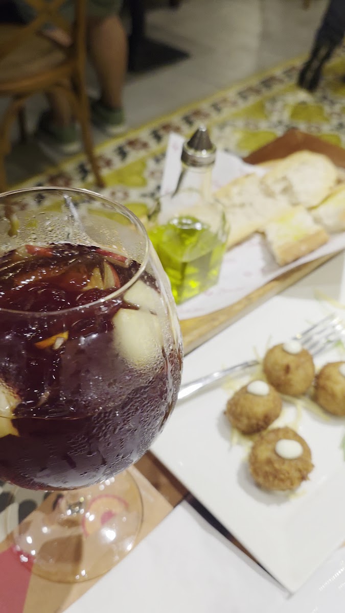 Barcino - Uptown Parade Photo 2