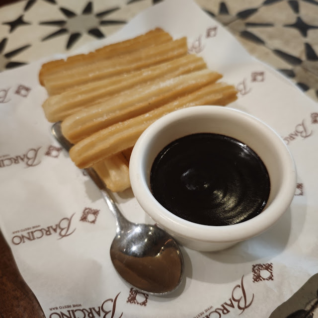 Churros Con Chocolate