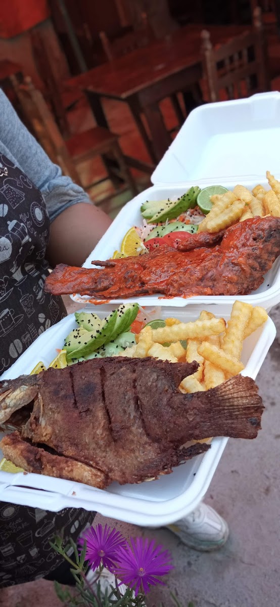 MARISCOS EMMANUEL Photo 8