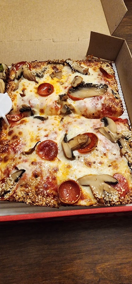 Jet's Pizza Photo 8