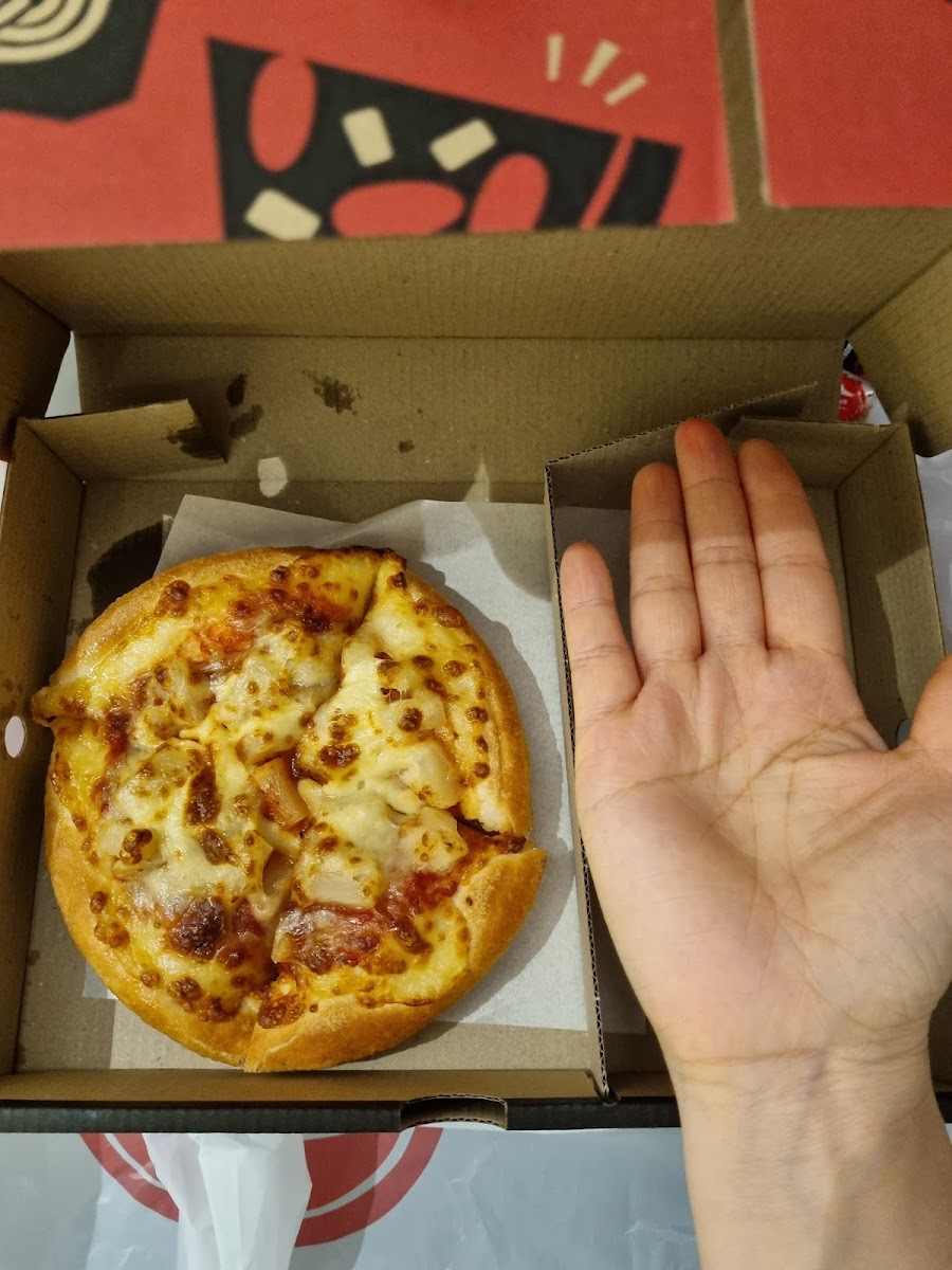 Pizza Hut Photo 9