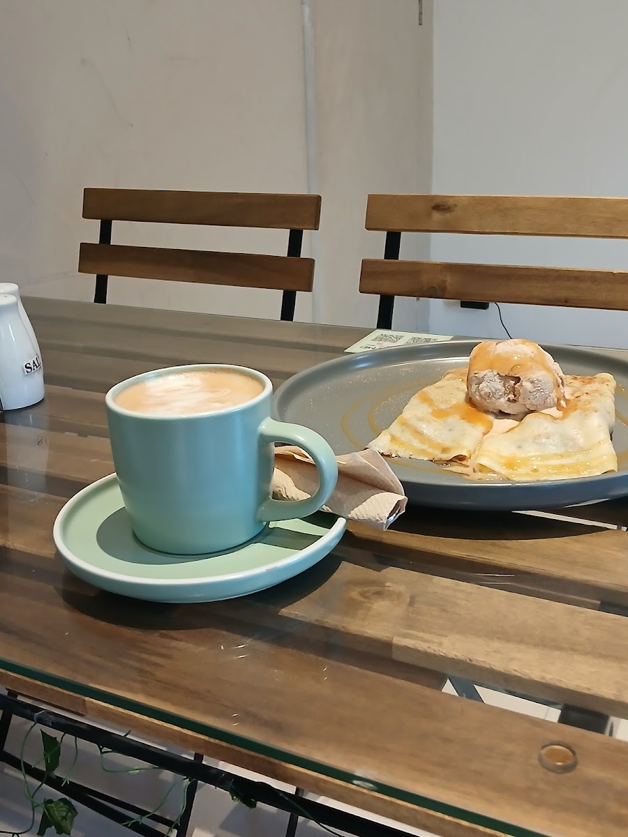Crepe Talk Cafe Photo 7