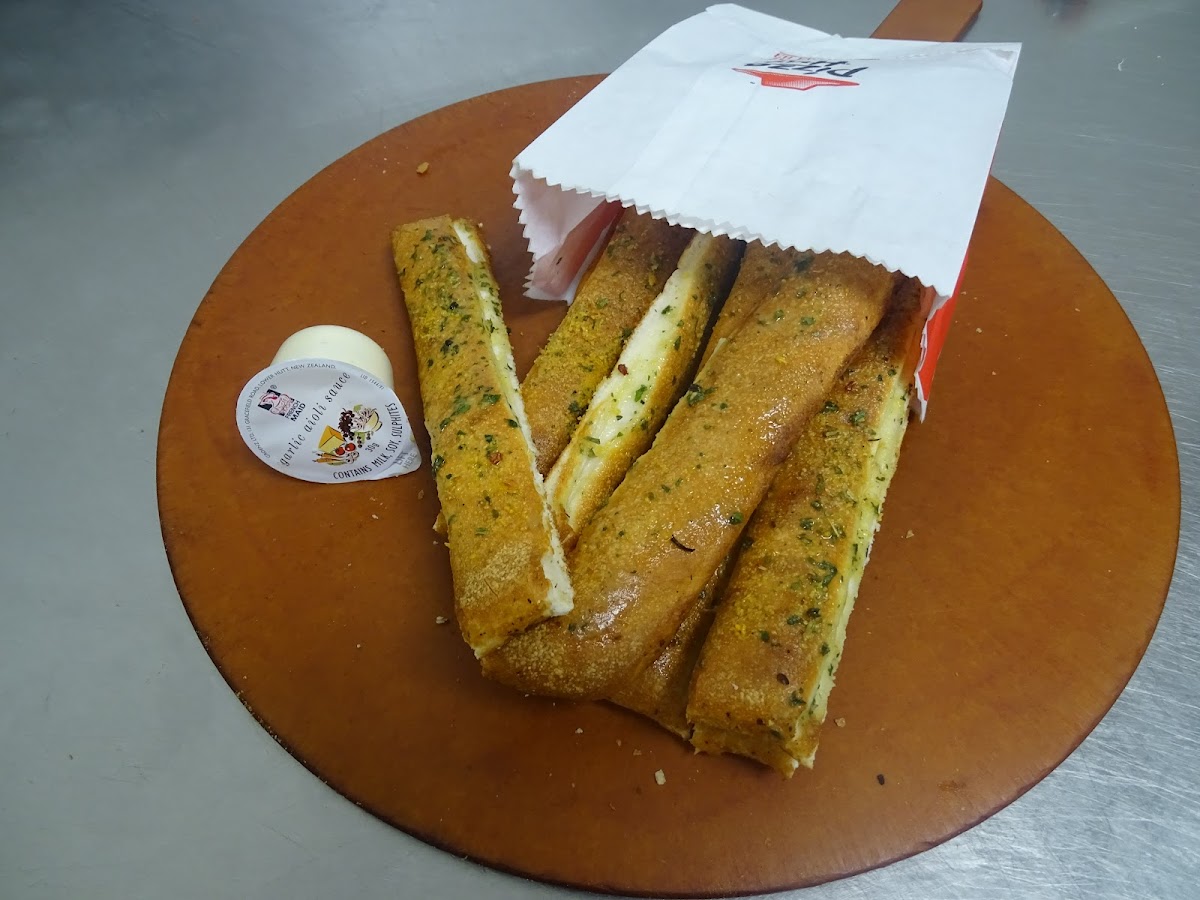 Pizza Hut Photo 7