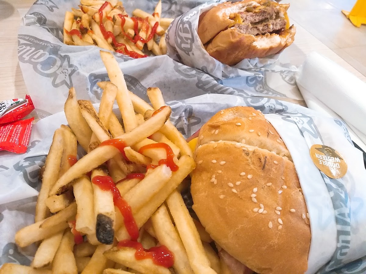 Carl's Jr Photo 3