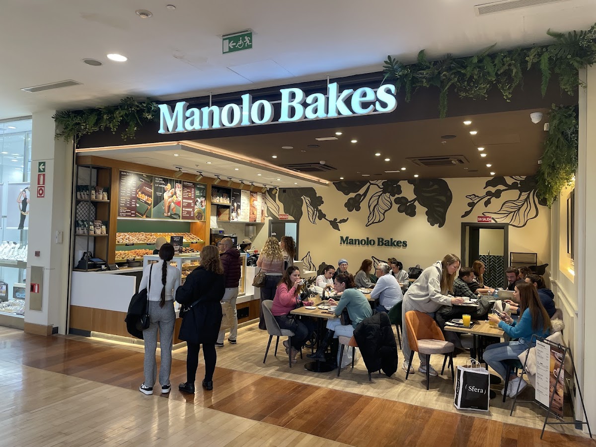Manolo Bakes
