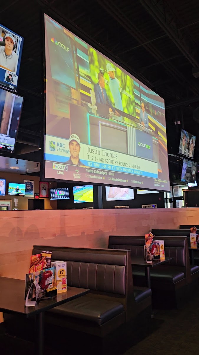 Buffalo Wild Wings Photo 2