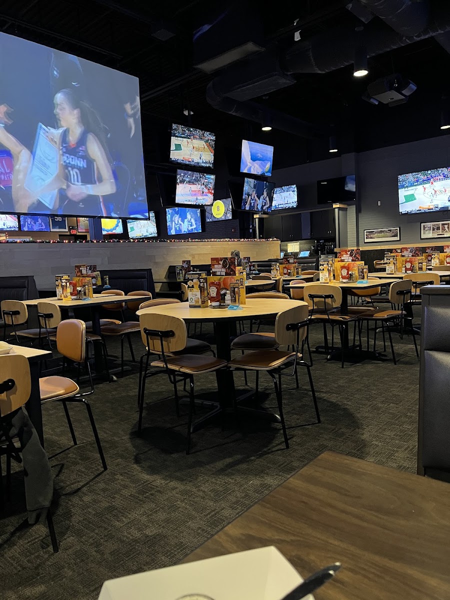 Buffalo Wild Wings Photo 4