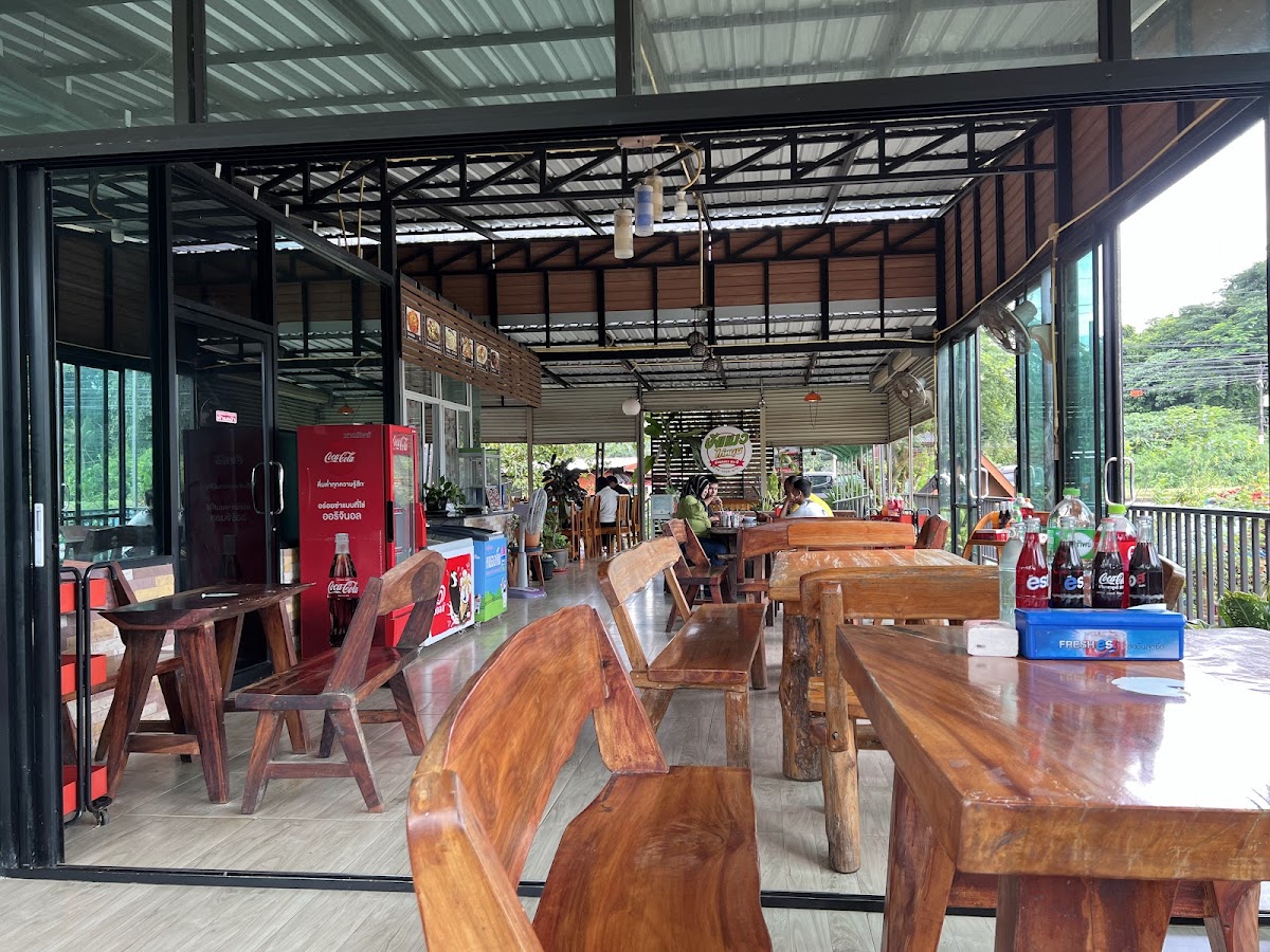 ร้านบังแมวไก่หมุน (สาขา 1)