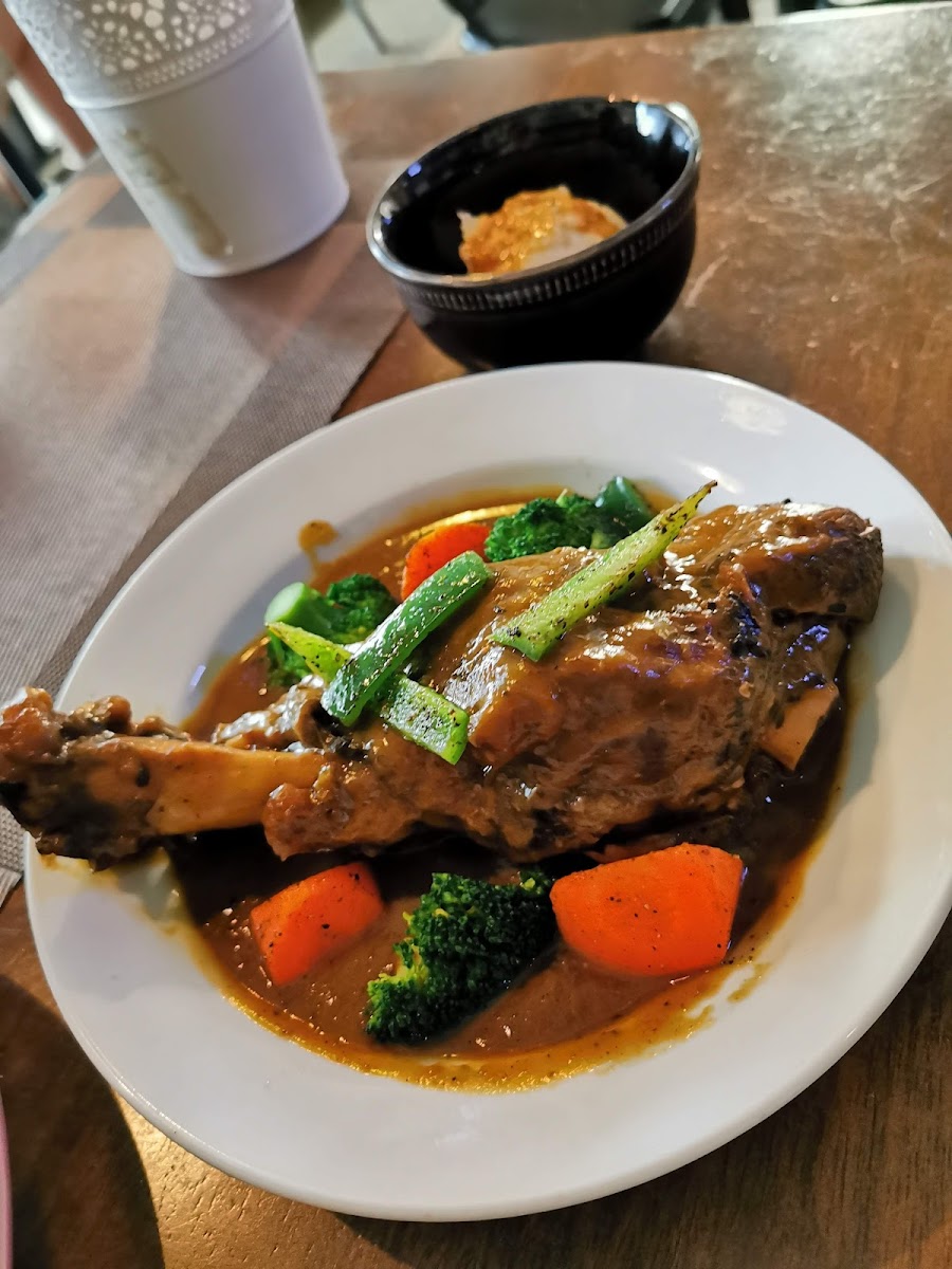 Benjy Cafe Photo 5