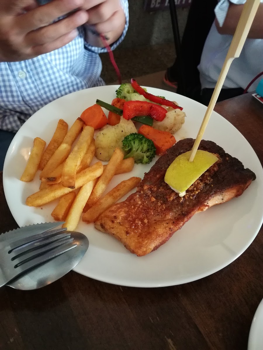 Benjy Cafe Photo 9