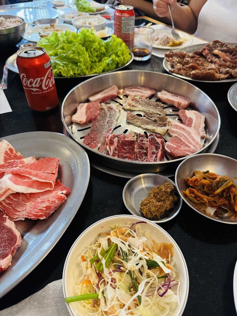 안골 숯불갈비 ANGOR Restaurante (korean barbeque) Photo 3