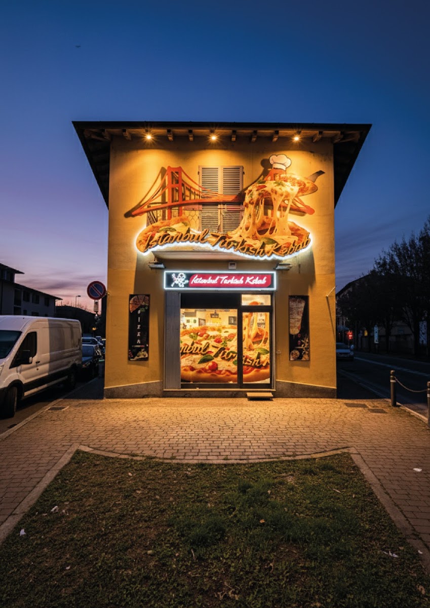 Istanbul kebab pizza