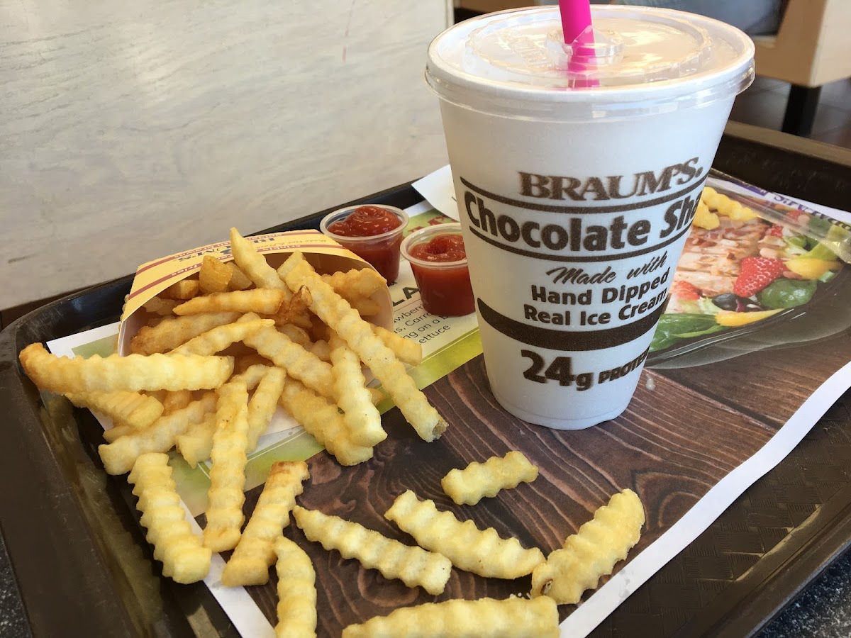 Braum's Ice Cream & Dairy Store Photo 8
