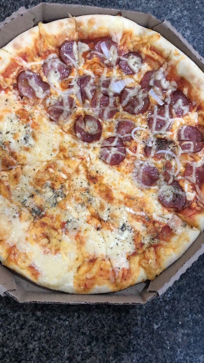 Nobres Pizzaria