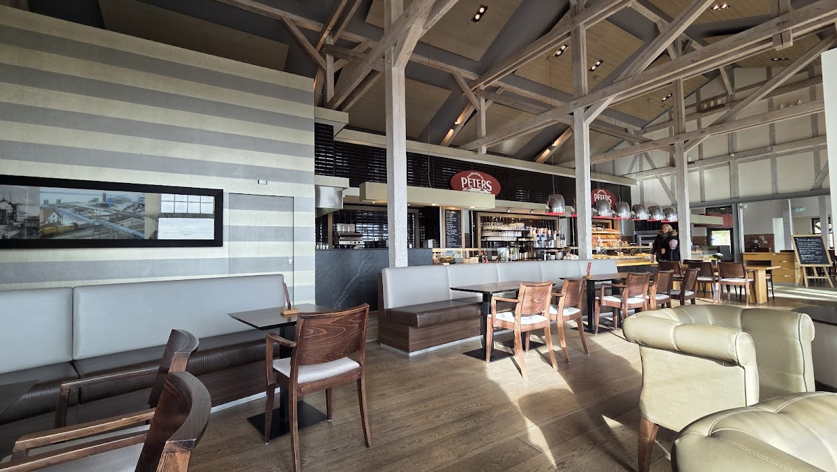 Café & Bakery Peters Hafenbahnhof Sassnitz