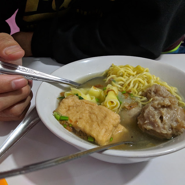 Tahu Campur Pentol Besar