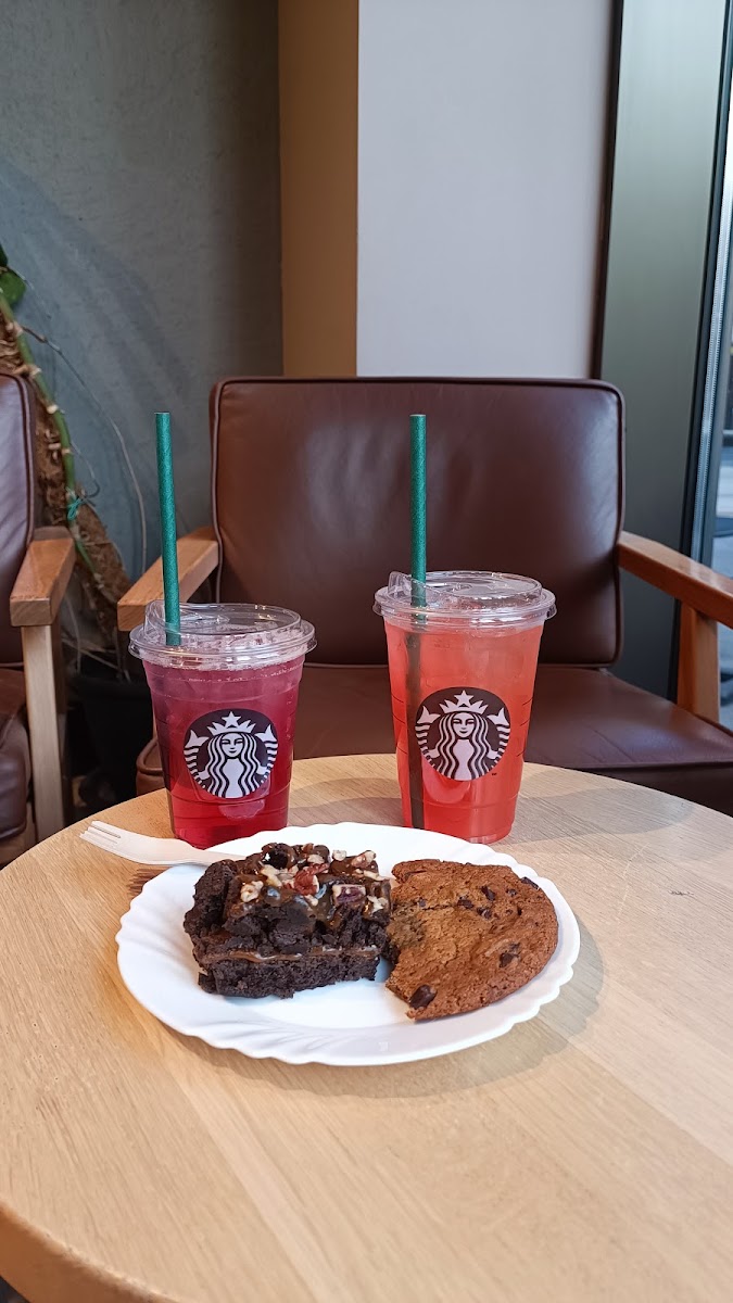 Starbucks Photo 9