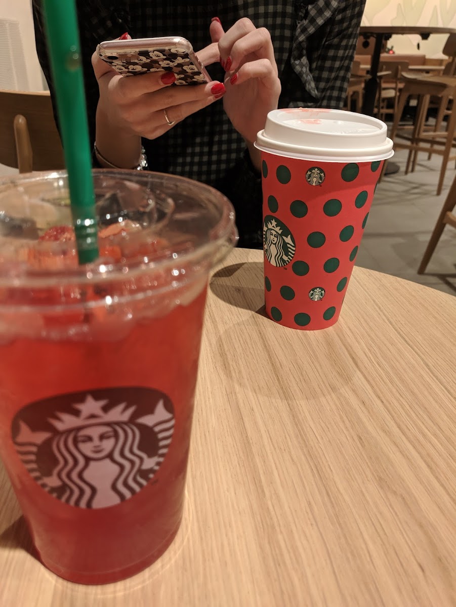 Starbucks Photo 7