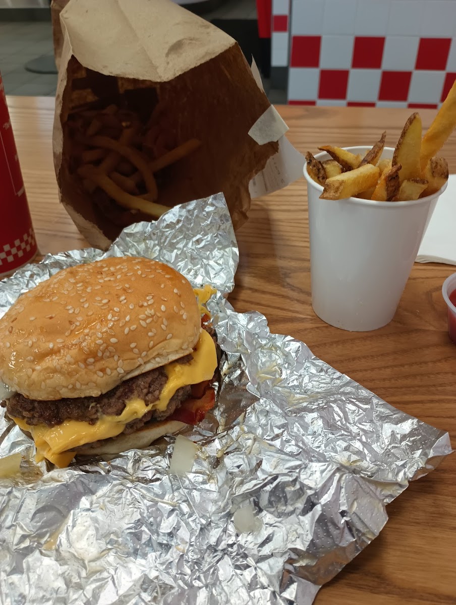 Five Guys Photo 4