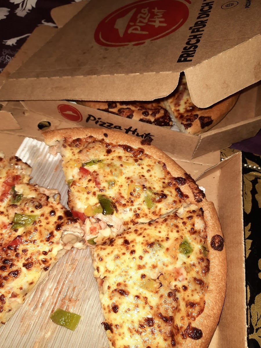 Pizza Hut Photo 10