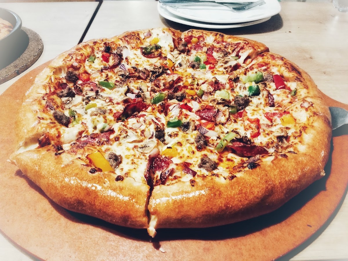 Pizza Hut Photo 5