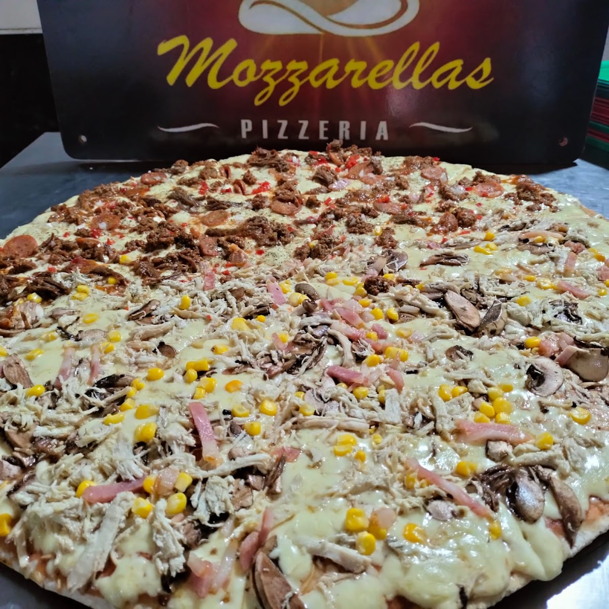 Mozzarellas pizzeria Photo 6