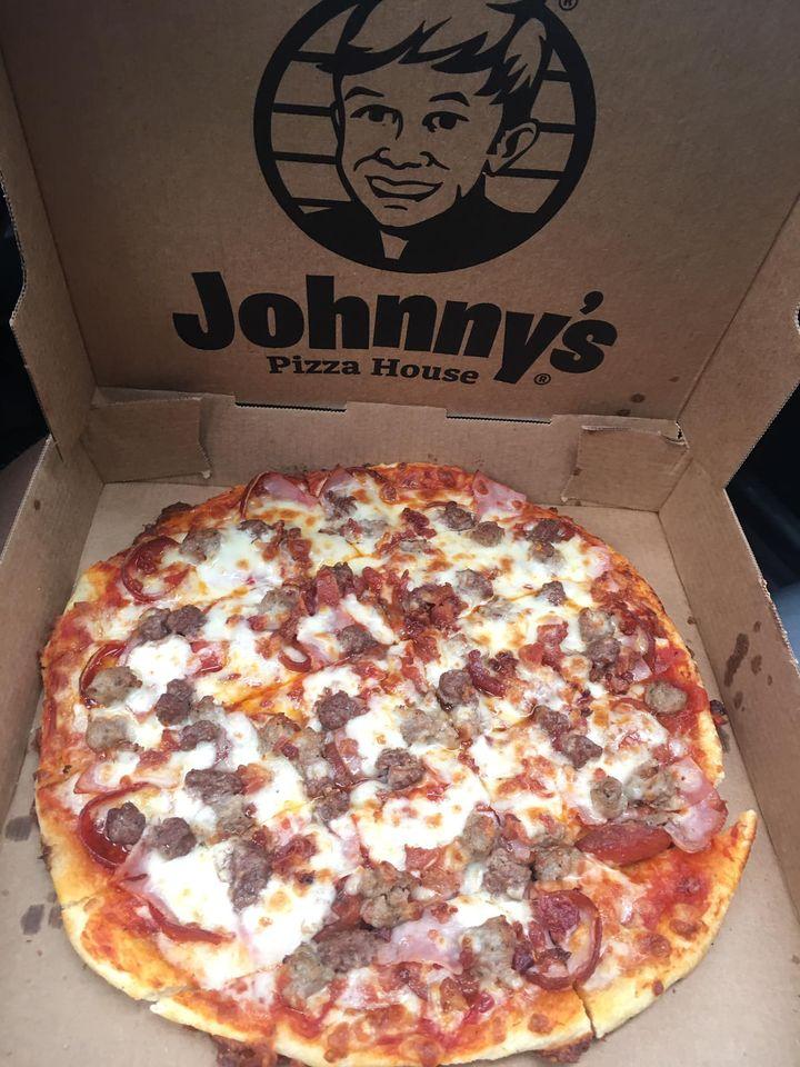 Johnny's Pizza House Photo 5