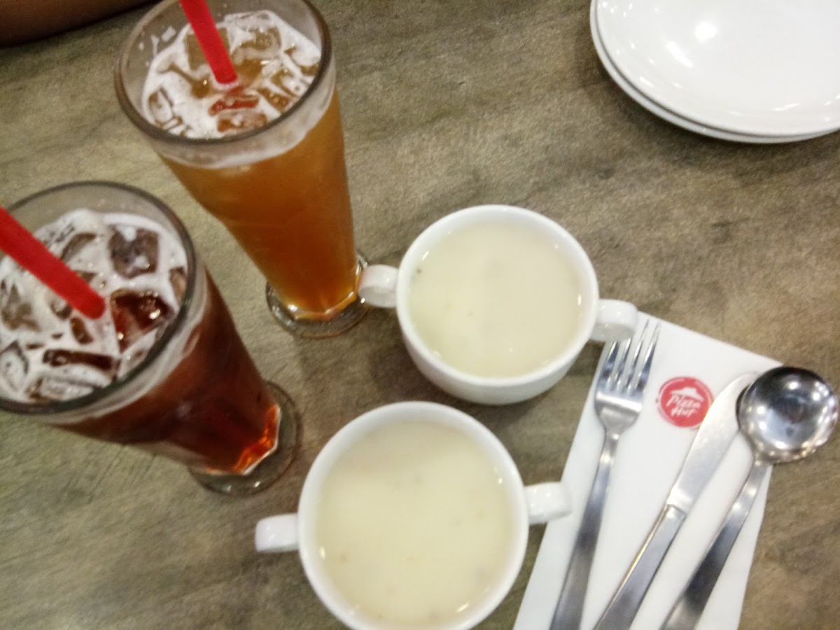 Pizza Hut Photo 4