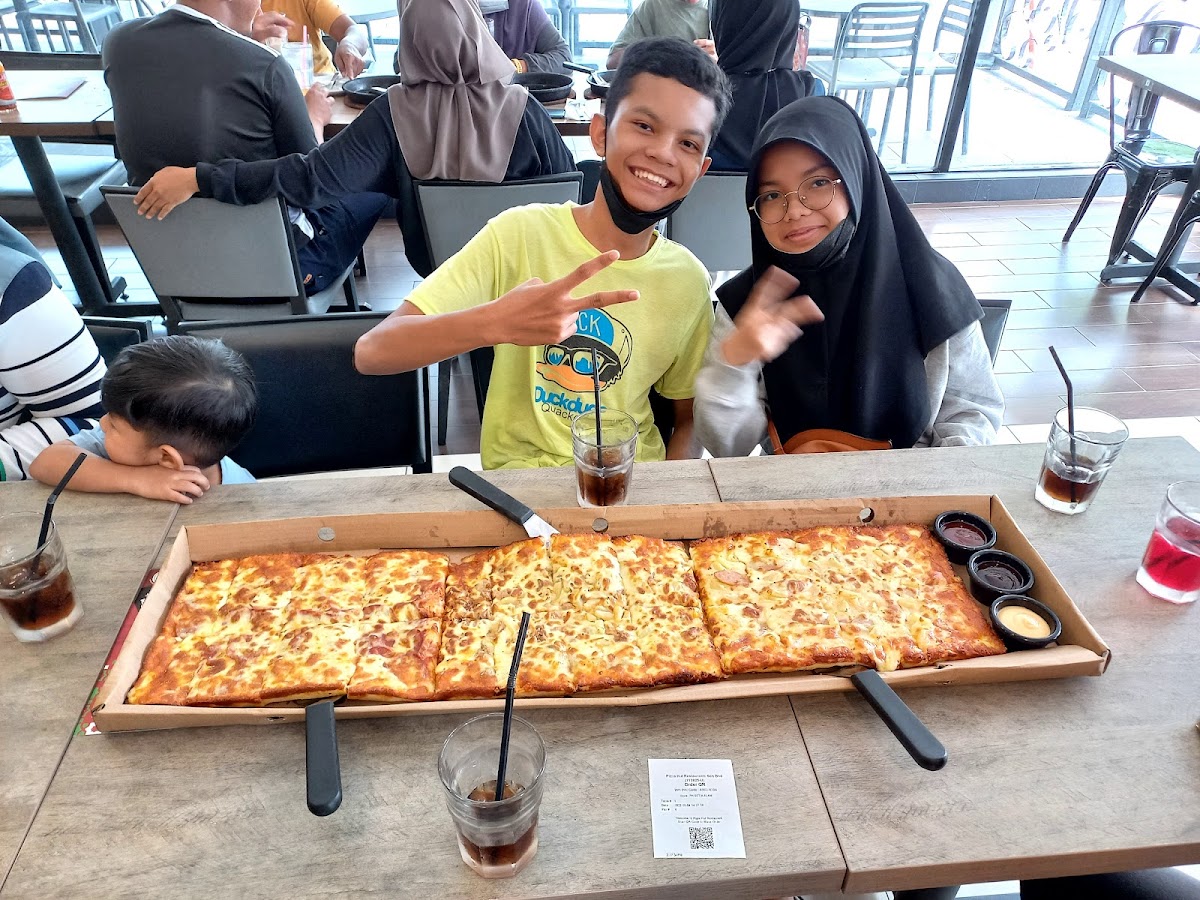 Pizza Hut Photo 8