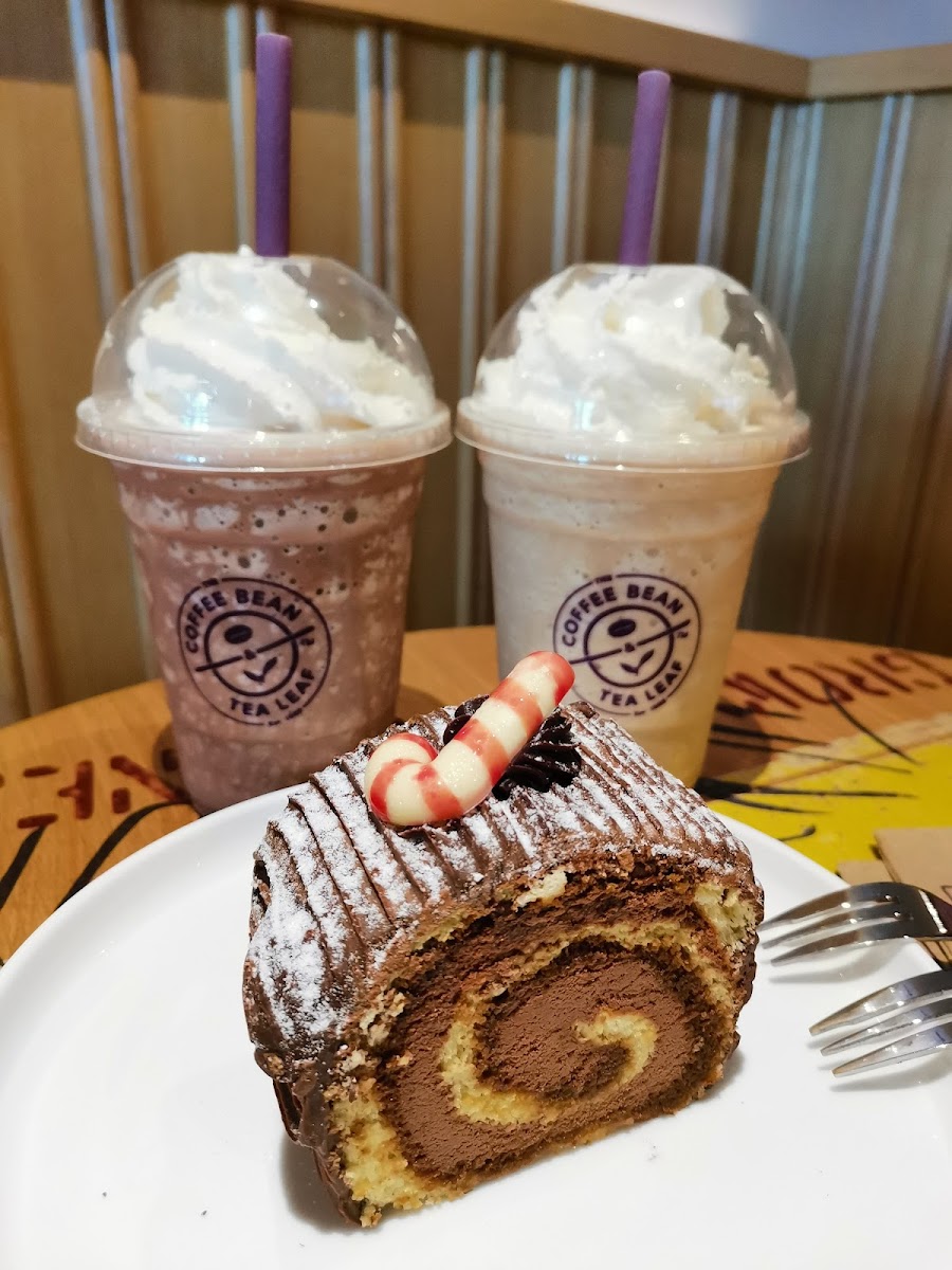 The Coffee Bean & Tea Leaf Photo 8