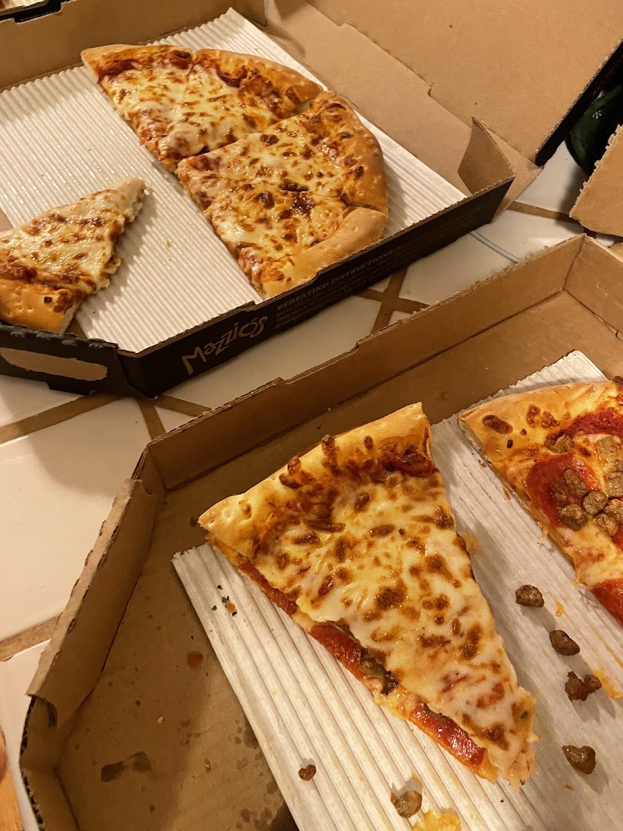Mazzio’s Pizza & Wings Photo 3