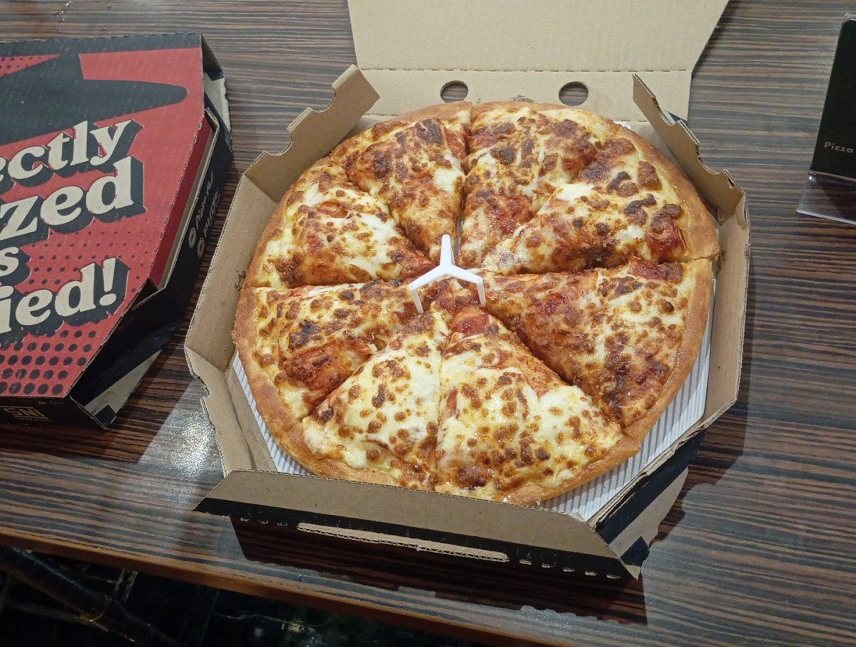 Pizza Hut Photo 4