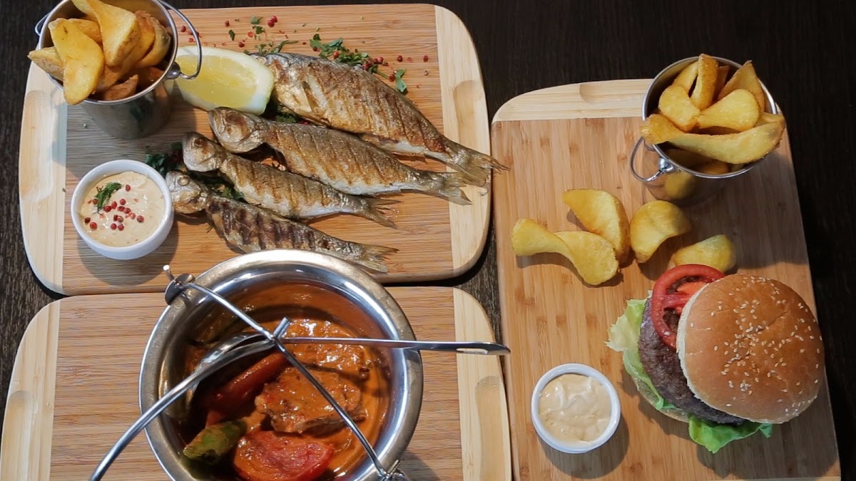 Restaurant Pescăresc Între Ape Photo 3