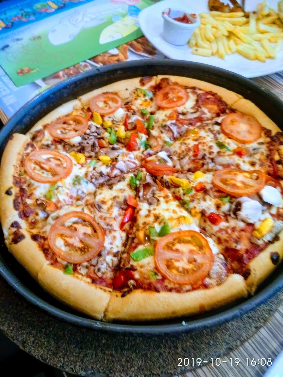 Pizza Hut Photo 10