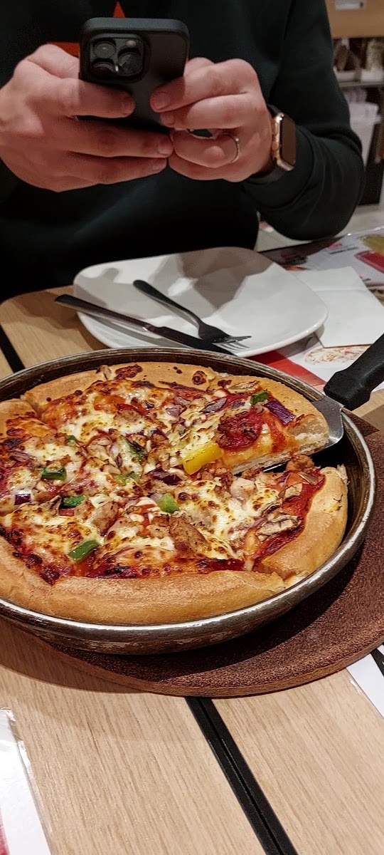 Pizza Hut Photo 2