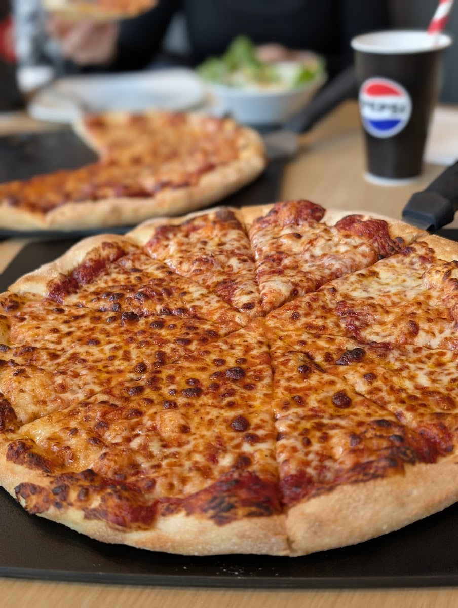 Pizza Hut Photo 4