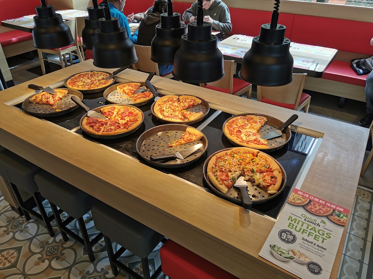 Pizza Hut Photo 9