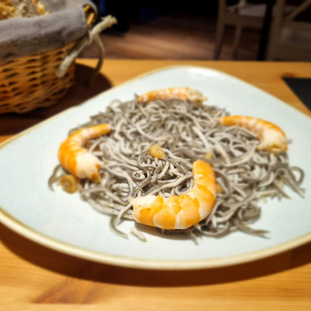 Gulas Con Langostinos A la Plancha