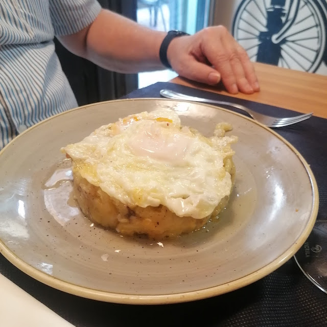 Huevos Rotos Con Foie