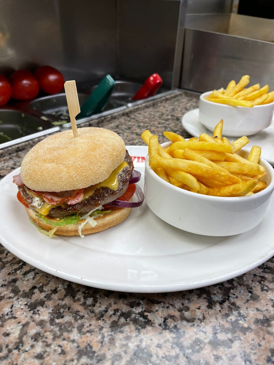 Wimpy Photo 6