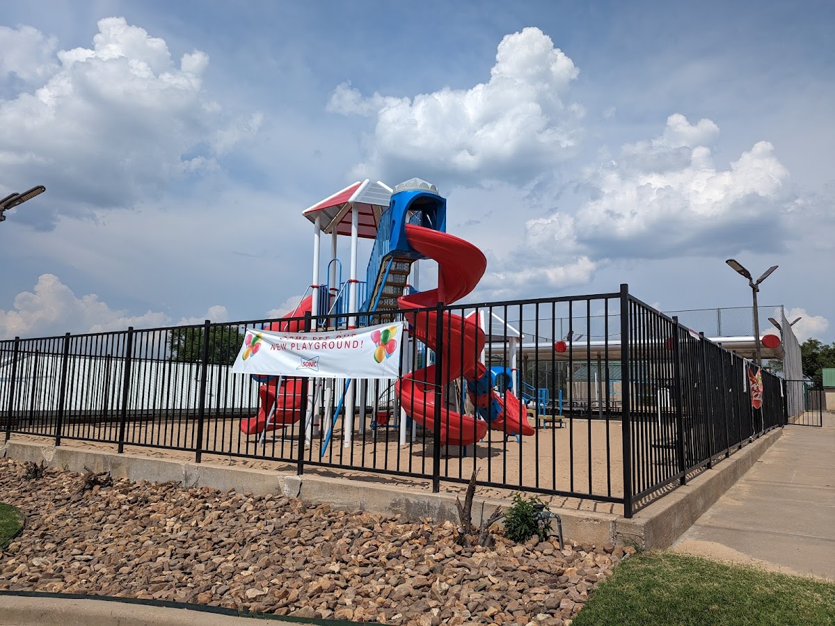 Sonic Drive-In Photo 4