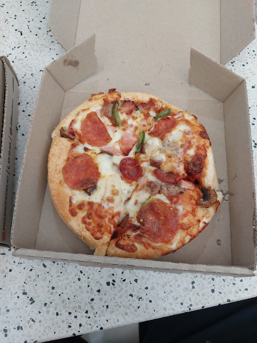 Pizza Hut Photo 10