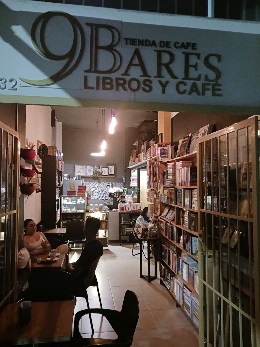 9Bares Tienda de Cafe y Libros