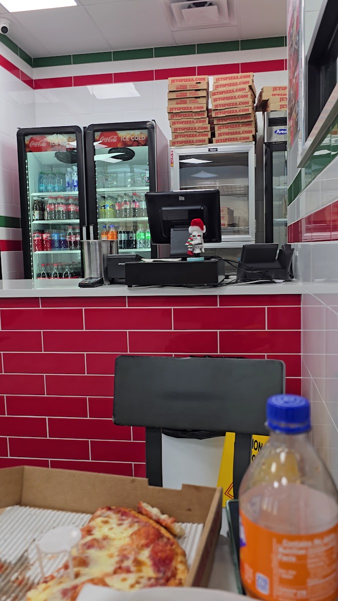 Jet's Pizza Photo 2